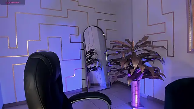 Snapshot of MiaFarrell_ chatting on November 2025 06:19:02 PM MiaFarrell online show from November 2025 06:19:02 PM