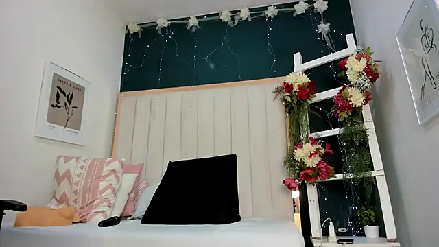 africa holmes online show from November 2025 02:22:01 AM