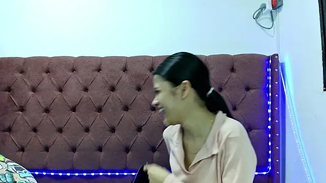 Snapshot of lau_hotfox chatting on January 2025 01:37:02 AM lau hotfox online show from January 2025 01:37:02 AM