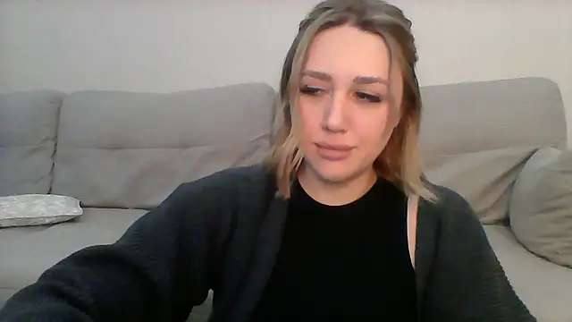 Snapshot of VickyLove047 chatting on January 2025 05:43:02 PM VickyLove047 online show from January 2025 05:43:02 PM