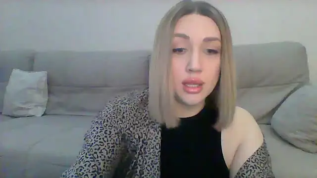 Snapshot of VickyLove047 chatting on February 2025 07:18:01 AM VickyLove047 online show from February 2025 07:18:01 AM