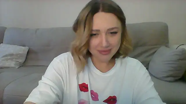 Snapshot of VickyLove047 chatting on March 2025 06:14:02 AM VickyLove047 online show from March 2025 06:14:02 AM