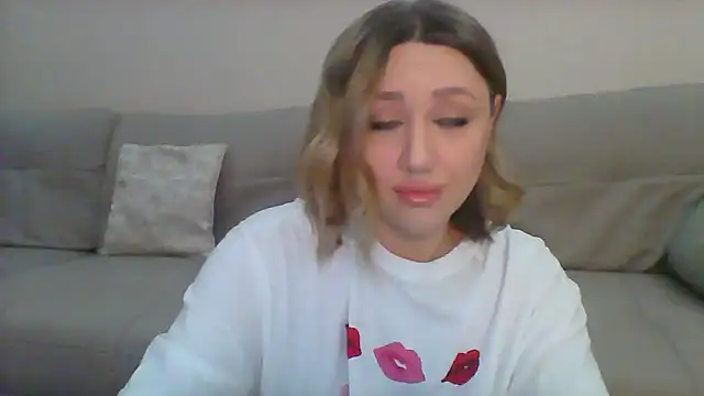 Snapshot of VickyLove047 chatting on March 2025 06:47:02 AM VickyLove047 online show from March 2025 06:47:02 AM