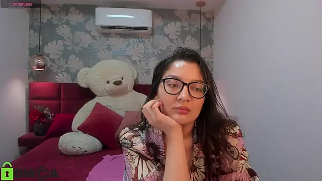 Snapshot of ZarifaBev chatting on January 2025 04:27:02 AM ZarifaBev online show from January 2025 04:27:02 AM
