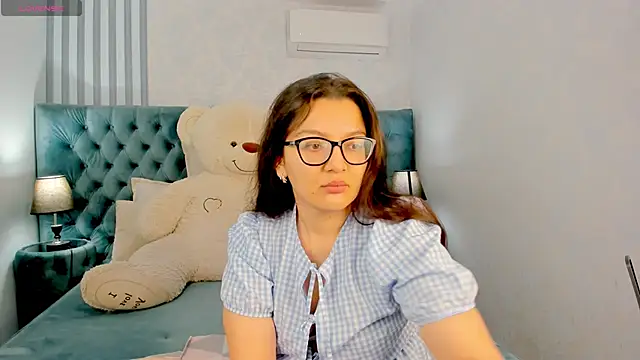 ZarifaBev online show from October 2025 01:56:02 PM