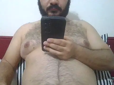 Snapshot of UrfavSlaveBitch chatting on November 2025 06:18:02 PM UrfavSlaveBitch online show from November 2025 06:18:02 PM