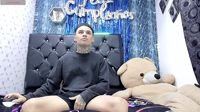 exotic hot couple online show from February 2026 10:41:01 PM