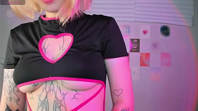 Snapshot of tender_kiitty chatting on December 2024 02:39:01 PM tender kiitty online show from December 2024 02:39:01 PM