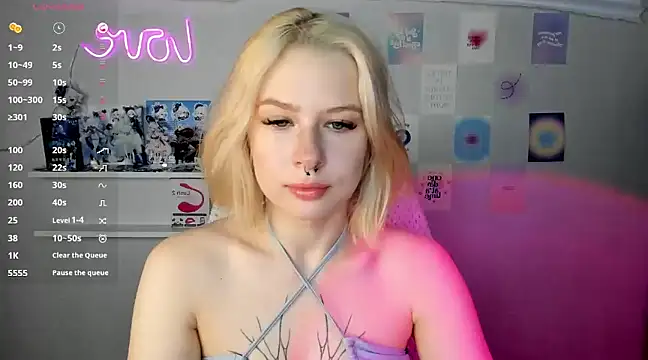 Snapshot of tender_kiitty chatting on January 2025 12:35:02 PM tender kiitty online show from January 2025 12:35:02 PM