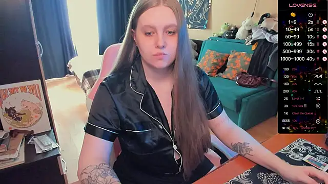 Snapshot of Alice_Dreamgirl_ chatting on May 2026 01:27:02 PM Alice Dreamgirl online show from May 2026 01:27:02 PM