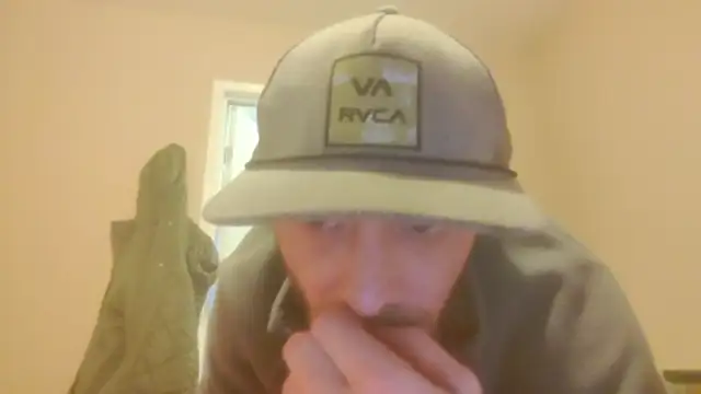 Huntzg23 online show from December 2025 10:06:02 PM