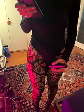 Snapshot of littlewitchxoxo chatting on October 2025 07:47:02 AM littlewitchxoxo online show from October 2025 07:47:02 AM