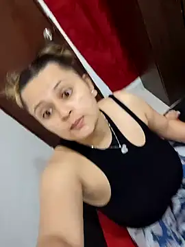 Miss balloonsmila online show from December 2024 09:29:02 PM