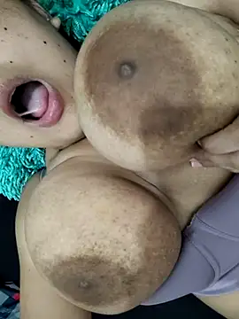 Miss balloonsmila online show from January 2025 11:56:01 PM