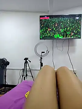 Miss balloonsmila online show from February 2025 12:22:02 AM