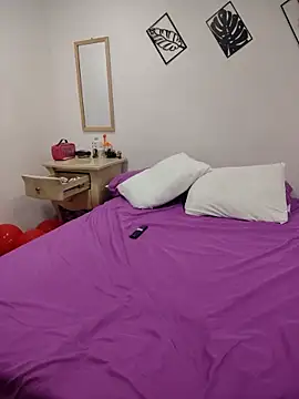 Miss balloonsmila online show from February 2025 09:59:01 PM