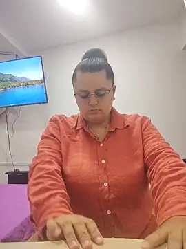 Miss balloonsmila online show from September 2025 10:54:01 PM