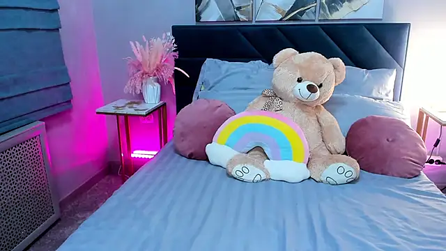 Curvy Dynamite  online show from September 2025 01:16:01 AM