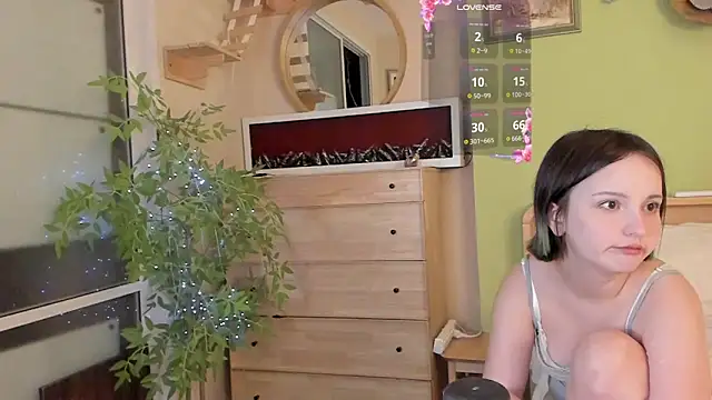 bumble bee online show from February 2026 09:11:02 PM