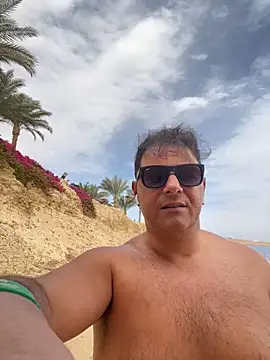 SecretlyDD online show from February 2025 11:20:01 AM