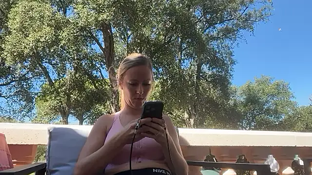 Snapshot of Emmy_frenchie chatting on September 2025 10:29:01 AM Emmy frenchie online show from September 2025 10:29:01 AM