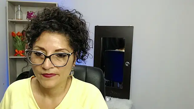 arianna ros3 online show from February 2025 06:33:01 PM