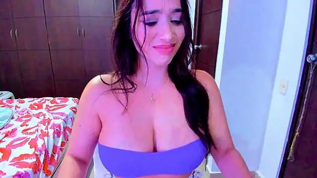 Snapshot of hugetits90xxx chatting on January 2025 02:03:02 AM hugetits90xxx online show from January 2025 02:03:02 AM