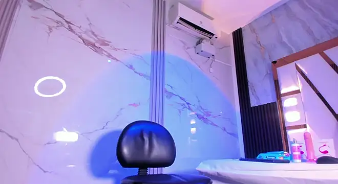 Snapshot of amber_diior chatting on November 2025 01:48:01 AM amber diior online show from November 2025 01:48:01 AM