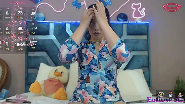 Roxan Fox- online show from December 2025 02:05:02 AM