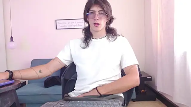 andreey50 online show from February 2025 08:11:02 PM