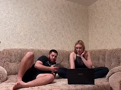 Snapshot of AzallandRoom chatting on November 2025 04:07:02 PM AzallandRoom online show from November 2025 04:07:02 PM