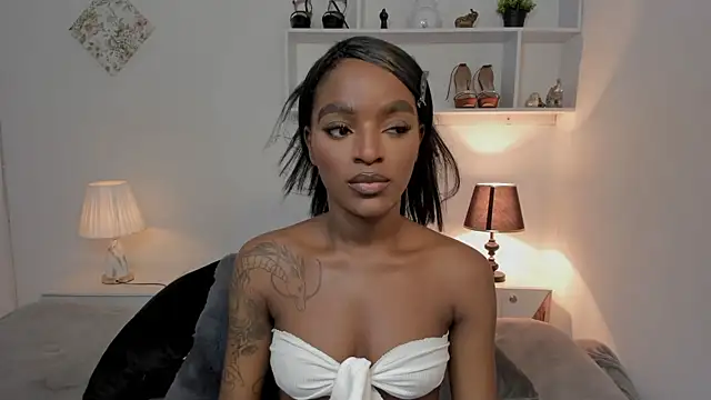 Zizi-campbel online show from December 2024 06:40:01 PM