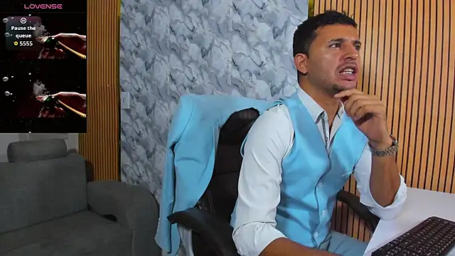 Snapshot of Hideintheoffice chatting on January 2026 02:26:02 AM Hideintheoffice online show from January 2026 02:26:02 AM