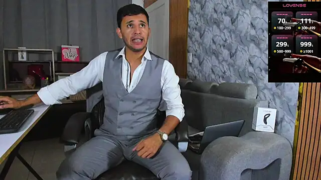 Snapshot of Hideintheoffice chatting on February 2026 05:27:02 AM Hideintheoffice online show from February 2026 05:27:02 AM