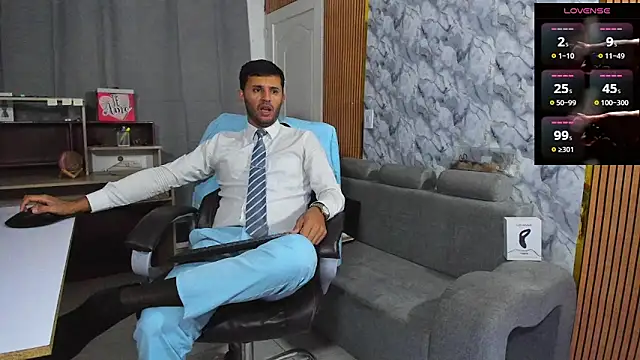 Snapshot of Hideintheoffice chatting on February 2026 05:44:02 AM Hideintheoffice online show from February 2026 05:44:02 AM