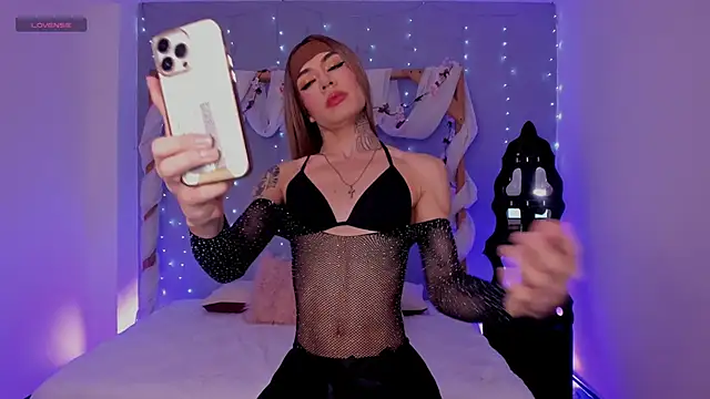 Camillesanto online show from February 2025 09:43:01 PM