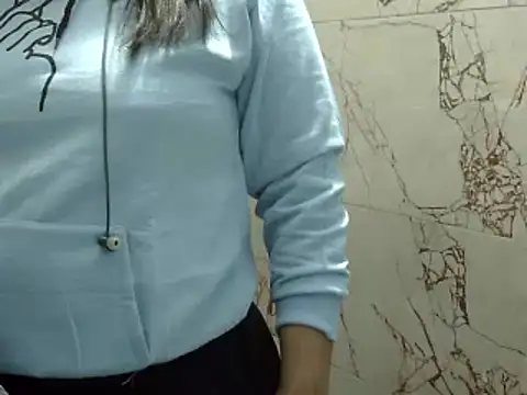 Housewife12 online show from February 2025 01:54:02 PM