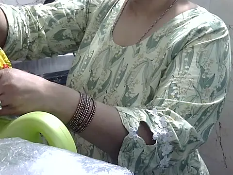 Housewife12 online show from December 2025 07:25:02 AM