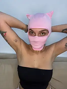 Nikki Hoee online show from October 2025 06:36:01 PM