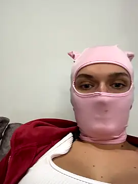 Nikki Hoee online show from November 2025 06:44:02 PM