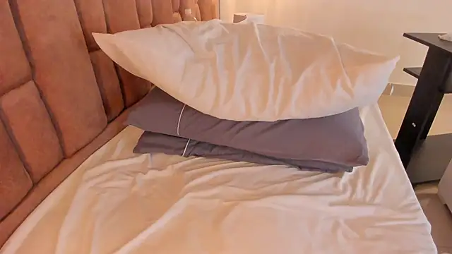 victoriaroyce1 online show from March 2025 04:50:02 PM