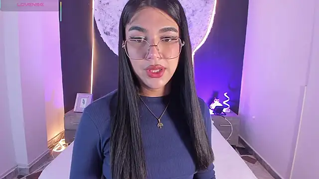 RoseCassie online show from November 2025 01:48:01 PM