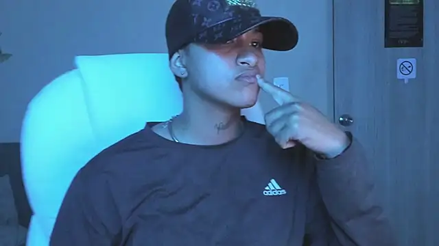 Dominick jones online show from October 2025 04:10:01 AM