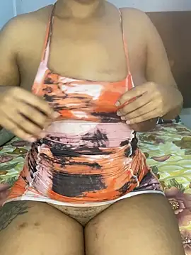 Snapshot of beverlyxxxx chatting on January 2025 06:45:01 PM beverlyxxxx online show from January 2025 06:45:01 PM