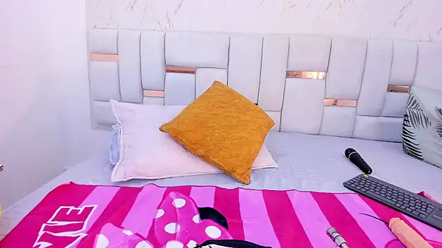 celeste smmith  online show from February 2026 03:55:02 AM