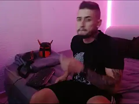 Snapshot of miia-liiam chatting on January 2025 12:22:02 AM miia-liiam online show from January 2025 12:22:02 AM