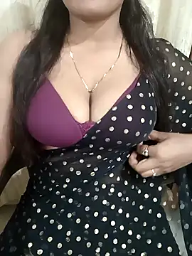 Snapshot of Mee_Neeharika chatting on February 2025 06:37:01 PM Mee Neeharika online show from February 2025 06:37:01 PM