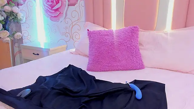 Lily Martinez online show from February 2025 02:00:01 AM