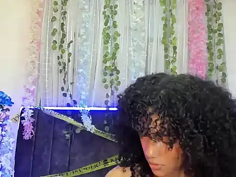 Snapshot of CintiaWalker chatting on October 2025 12:27:02 PM CintiaWalker online show from October 2025 12:27:02 PM