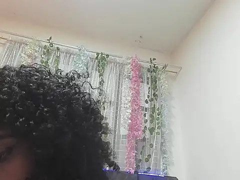 Snapshot of CintiaWalker chatting on May 2026 12:58:01 PM CintiaWalker online show from May 2026 12:58:01 PM